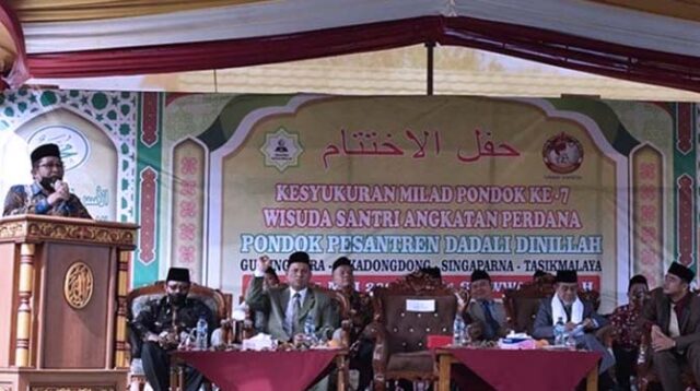 Bupati Tasikmalaya Hadiri Wisuda Santri Ponpes Dadali Dinnillah