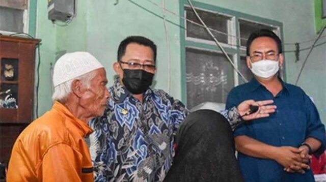 Bupati Tasikmalaya Dampingi Sekjen Kemensos Tinjau Perbaikan Rutilahu