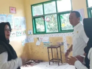 sekolah-rusak-di-kecamatan-sukaraja_copy_720x405