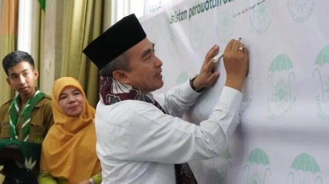 Sekda Zen Hadiri Peringatan Hari Lansia Internasional dan Launching Daycare Lansia Aisyiyah