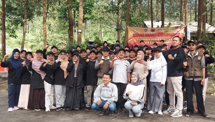 Kesbangpol Kota Tasikmalaya dan KKG PAI SD Gelar Kemah Bhakti Kebangsaan di Galunggung, Sabtu, 31 Januari – 1 Februari 2025.