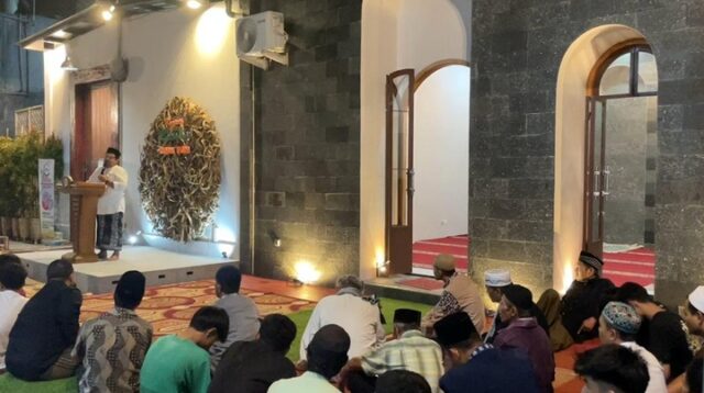 Ketua Majelis Ilmu Milik-Nya, H. Riki Rian Permana, M.Si., M.Phil., menyampaikan bahwa semua pihak memiliki peran dalam melayani umat. Pemerintah, kepanitiaan, majelis, dan tokoh masyarakat harus bersinergi untuk kepentingan umat. Rabu 5 Maret 2025.