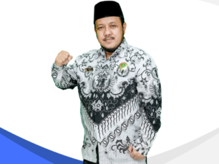 Dr. H. Yonandi, S.Si., M.T. sosok pendidik, pemimpin, dan inovator. Siap membawa PGRI Kota Tasikmalaya menuju organisasi yang Ngahiji, Ngabakti, Ngabukti.