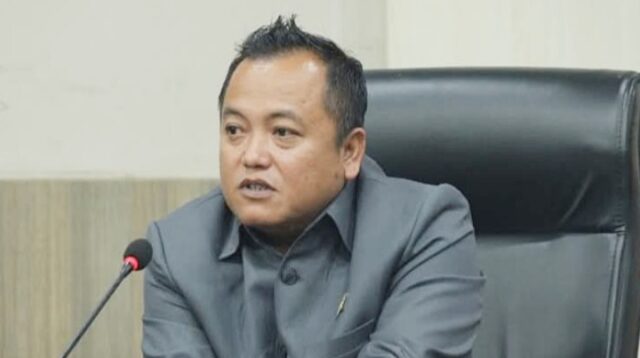 Ketua Komisi I DPRD Kabupaten Tasikmalaya, Andi Supriyadi, menyerukan percepatan pencairan gaji PPPK paruh waktu.
