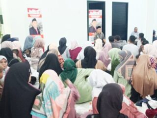 Suasana kegiatan Reses Masa Persidangan I Anggota DPRD Kota Tasikmalaya, H. Yadi Mulyadi, SH, bersama warga Kelurahan Sukarindik, Kecamatan Bungursari, Selasa (2/12/2025).