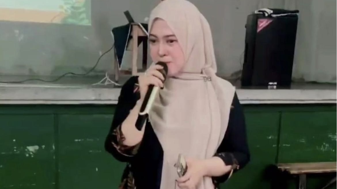 Dr. Selvi Noviyani, saat menyampaikan materi sebagai narasumber dalam kegiatan edukatif di hadapan peserta. Rabu, 30/04/2026. Dok istimewa