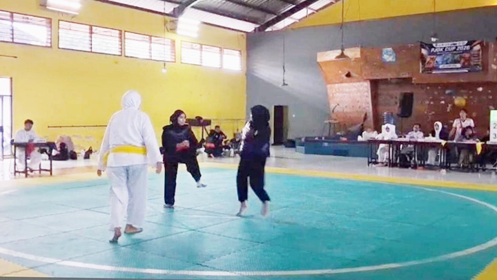 Seleksi atlet pencak silat Popwilda Kota Tasikmalaya berlangsung sengit. Para atlet pelajar tampil penuh semangat dan sportivitas demi meraih tiket menuju ajang tingkat provinsi Jawa Barat. Rabu malam 20/05/2026.