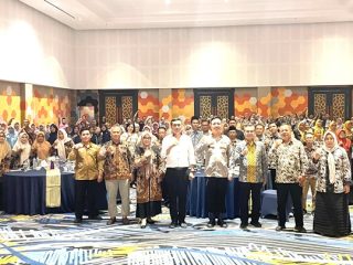 Workshop Peningkatan Kompetensi Kepala Sekolah Dasar se-Kota Tasikmalaya di Hotel Astron, Kamis (21/5/2026). Sebanyak 224 kepala sekolah mengikuti kegiatan ini sebagai upaya memperkuat tata kelola pendidikan yang profesional, transparan, dan berintegritas menuju Indonesia Emas 2045.