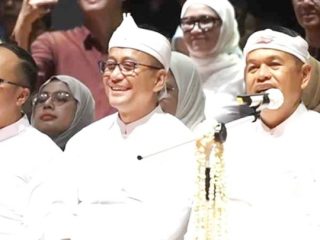 Bupati Cecep dan Wabup Asep Semarakkan Kirab Budaya Nyukcruk Galur Galunggung, Lestarikan Warisan Sunda. Senin (4/05/2026)