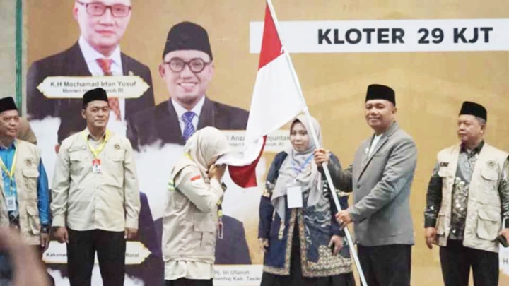 Wabup Tasikmalaya Lepas 176 Jemaah Haji Kloter 29 KJT, Tekankan Kebersamaan dan Semangat Tolong-Menolong di Tanah Suci. Rabu (13/5/2026)