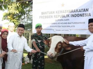 25 Iduladha 1447 H, Bupati Cecep dan Wabup Asep Salat Bersama Warga serta Tinjau Kurban Bantuan Presiden. Rabu (27/5/2026)