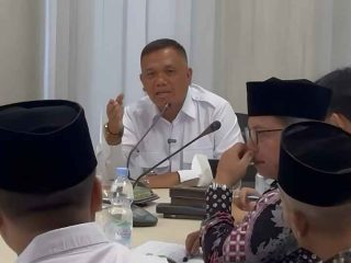Wakil Bupati Tasikmalaya H. Asep Sopari Al-Ayubi Menghadiri Rapat Koordinasi Tim Satuan Tugas ATS di Aula Wiratanuningrat, Rabu (15/04/2026).