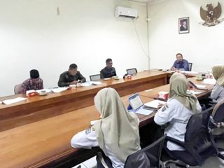 pansus x dprd kota banjar Ketua dan anggota Pansus X DPRD Kota Banjar bersama perwakilan Pemerintah Kota Banjar mengikuti rapat kerja pembahasan finalisasi Rancangan Peraturan Daerah (Raperda) tentang Penyelenggaraan Komunikasi, Informatika, dan Statistik di Ruang Komisi III DPRD Kota Banjar, Rabu (10/6/2026).