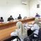 Ketua dan anggota Pansus X DPRD Kota Banjar bersama perwakilan Pemerintah Kota Banjar mengikuti rapat kerja pembahasan finalisasi Rancangan Peraturan Daerah (Raperda) tentang Penyelenggaraan Komunikasi, Informatika, dan Statistik di Ruang Komisi III DPRD Kota Banjar, Rabu (10/6/2026).