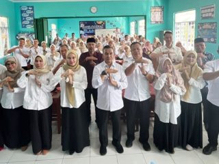 Foto bersama peserta workshop BENTENG SEKOLAH yang digelar FK KKG Kecamatan Bungursari, Kota Tasikmalaya, pada 14–16 Oktober 2026. Dok. Foto: Reji Maulana